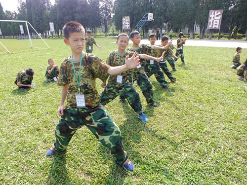 鄭州亮劍軍事夏令營環(huán)境圖片