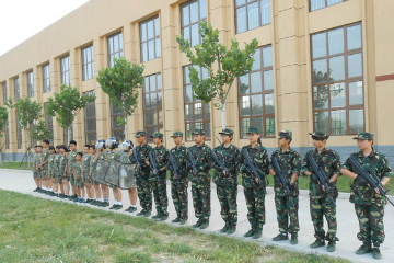 中国青少年军事夏令营14天军事集训营