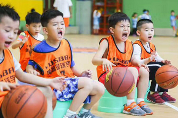 美国篮球培训中心杭州篮球学院少儿1组，5-7岁课程图片