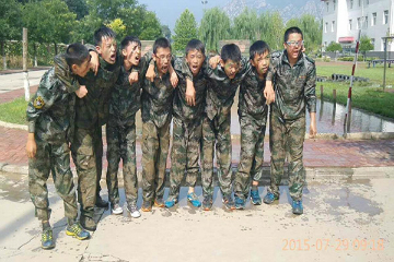 中国青少年军事将帅夏令营军事将帅7日阳光军旅体验夏令营图片