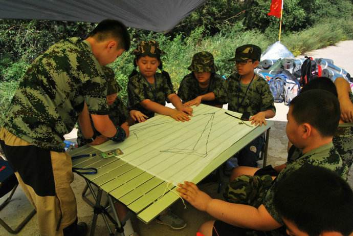 西點軍事夏令營讓孩子感受純正的軍營氛圍.jpg