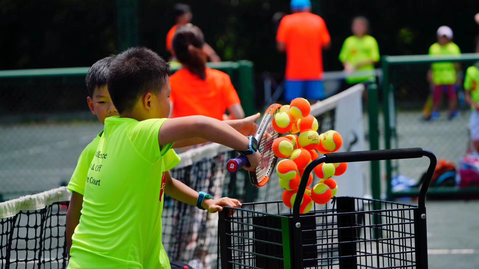 宝钢体育中心青少儿网球培训