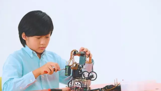 天津乐博乐博单片机机器人课程（8-12岁）