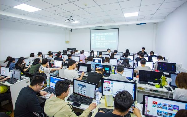 郑州达内IT培训学校环境图片