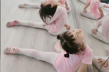 广州荟生活瑜伽广州少儿中国舞培训课程图片