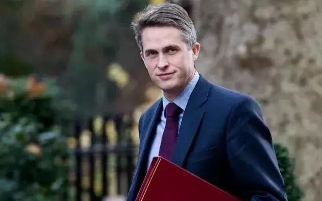 英国大学学费普遍降低！剑桥费用全免？