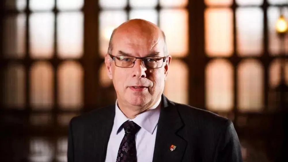 英国大学学费普遍降低！剑桥费用全免？