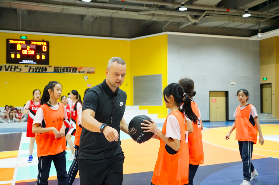 “中考”or“国际”如何选择？万科双语老师为您解答！