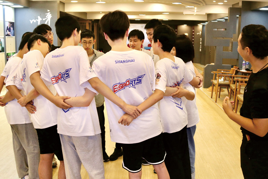 孩子不爱学习沉迷游戏怎么办？来上海东方星光电竞夏令营，建立正确游戏观