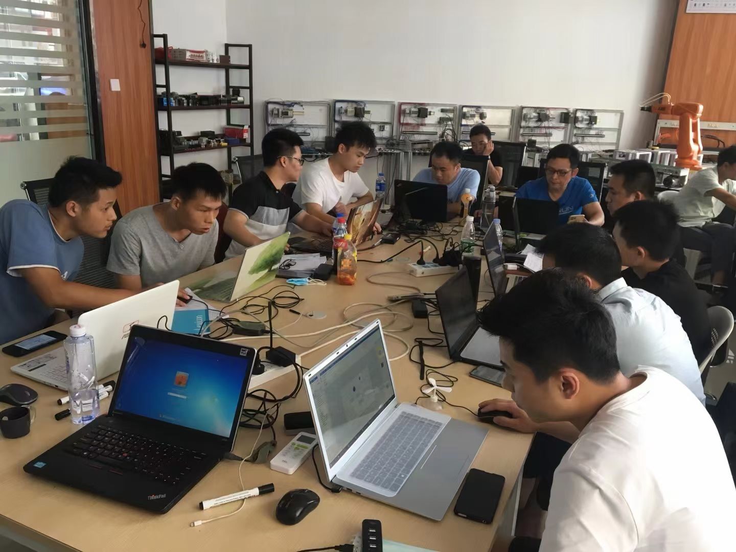 厦门品上简工业技能教育福建厦门工控匠人学堂专业PLC培训PLC入门不难学图片