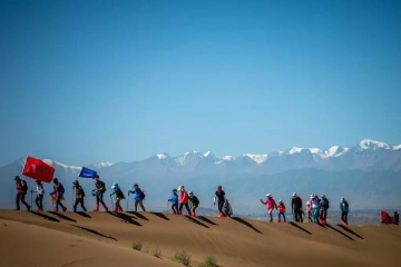 雷殿生户外徒步2018“爸爸带我去沙漠”第三届张掖亲子徒步挑战赛图片