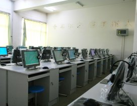 武汉华庭设计培训学校环境图片