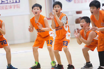 美国篮球培训中心杭州篮球学院少年1组，11-13岁课程图片