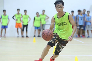 美国篮球培训中心杭州美国篮球学院少年2组 14-18岁课程图片