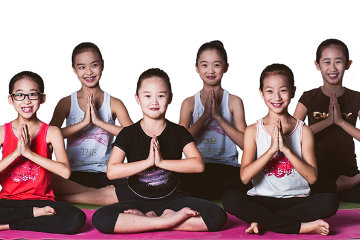 厦门英提瑜伽学院儿童瑜伽图片