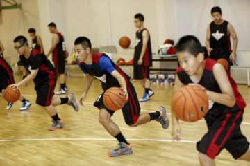 上海赤菟小飞人青少年快乐篮球夏令营