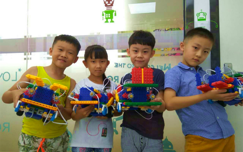 深圳天天机器人教育环境图片