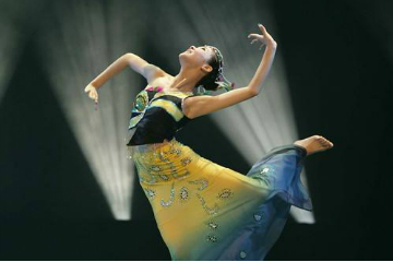 武汉火鸟舞蹈模特艺术培训学校武汉舞蹈暑期系列培训课程图片