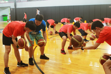 苏州宏优体育培训中心宏优体育2018青少儿篮球夏令营图片