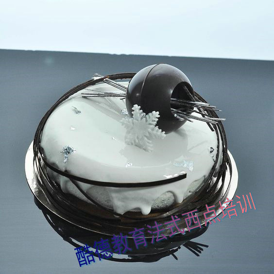萧山哪里有西点培训学校-酷德教你解决慕斯蛋糕常见小问题！